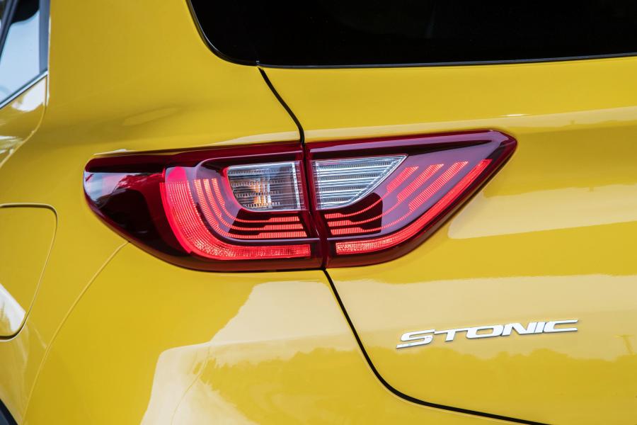 Детали экстерьера Kia Stonic (YB) 2017 года  (WW) (фото 38 из 73)